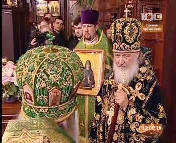 Святейший Патриарх Кирилл в Вырицком храме(2009г)