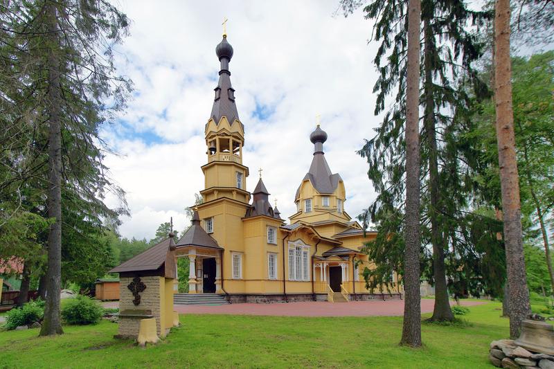 Церковь Петра и Павла в Вырице Гатчинского района Ленинградской области.
