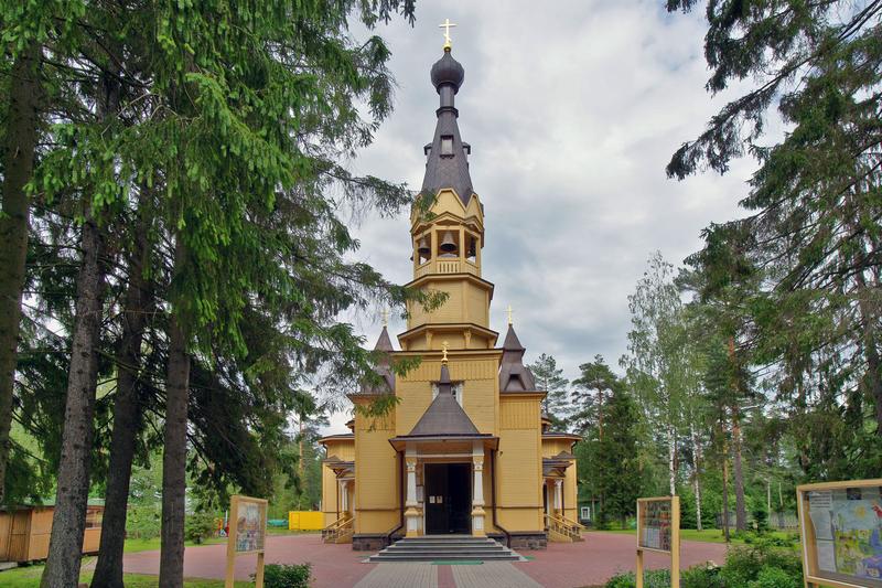 Церковь Петра и Павла в Вырице Гатчинского района Ленинградской области.