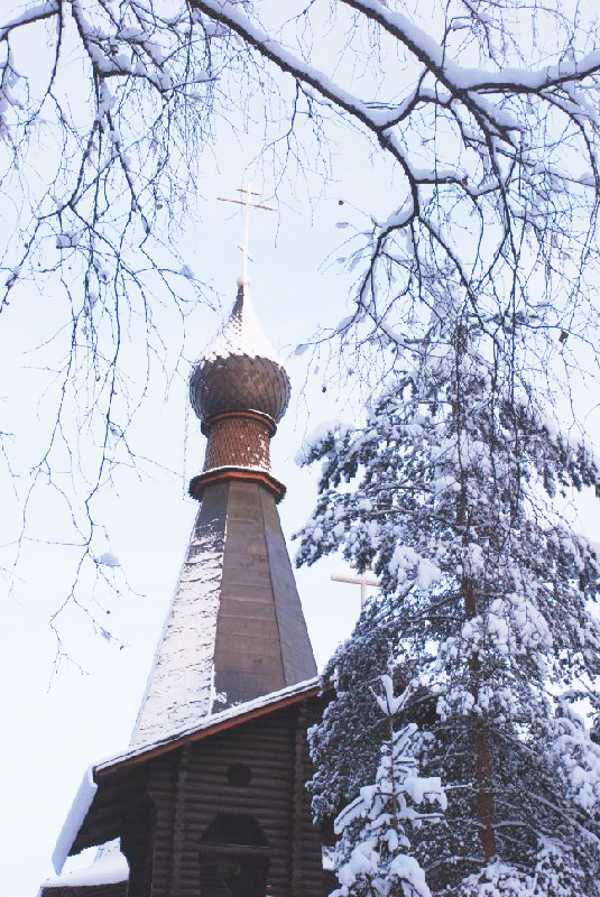 Зима. Казанский храм в Вырице. (фото В.Дегтярев)