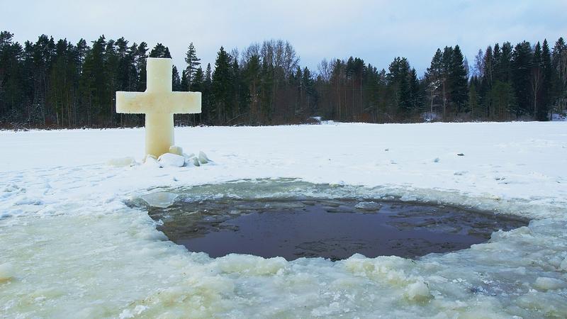 Крещенский крест на Оредеже; Крещение на реке Оредеж.