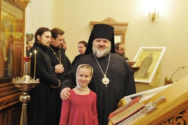 Выставка икон преподобного Серафима Вырицкого в Александро-Невской лавре