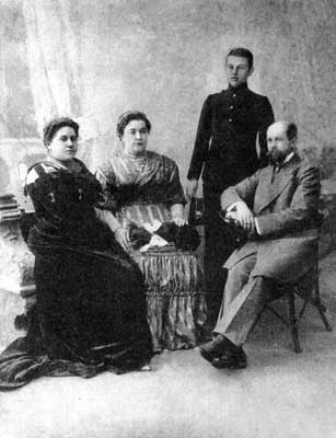Семья Муравьевых и В.Д.Шихобалова